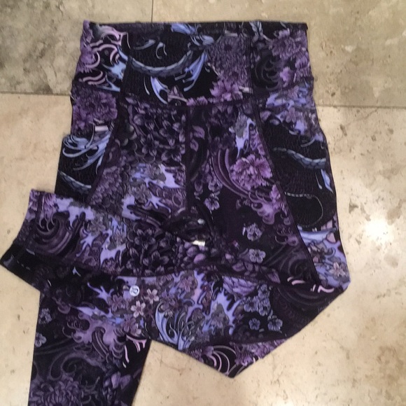 Lululemon Time To Sweat Crop *23" - Picture 8 of 9